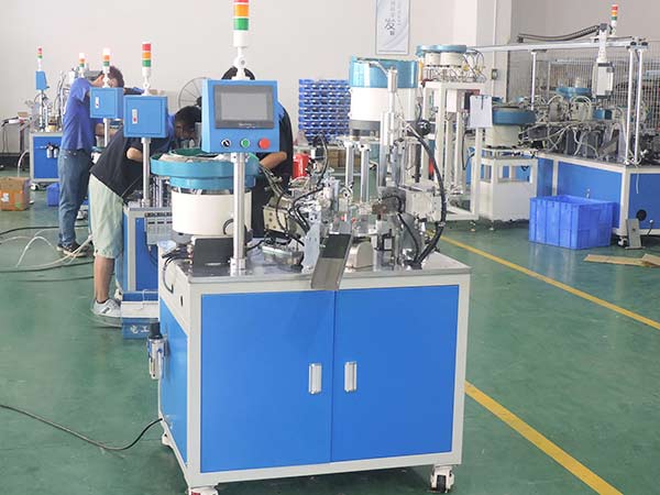 Bondi tube automatic assembly machine